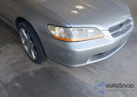 1999 Honda Accord Lx из США, поврежденный, VIN 1HGCG5643XA056939